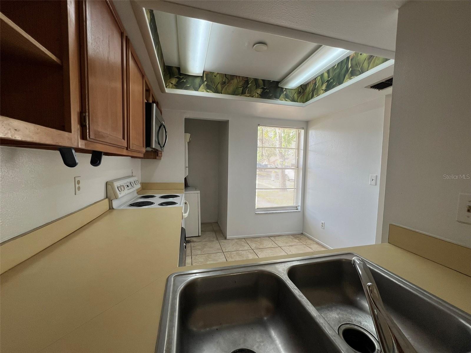 HUNTINGTON BY THE CAMPUS - Residential