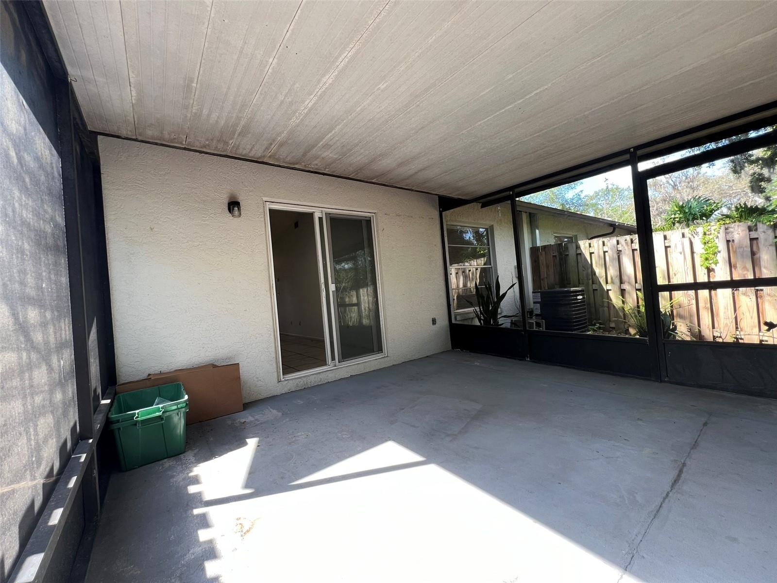 HUNTINGTON BY THE CAMPUS - Residential