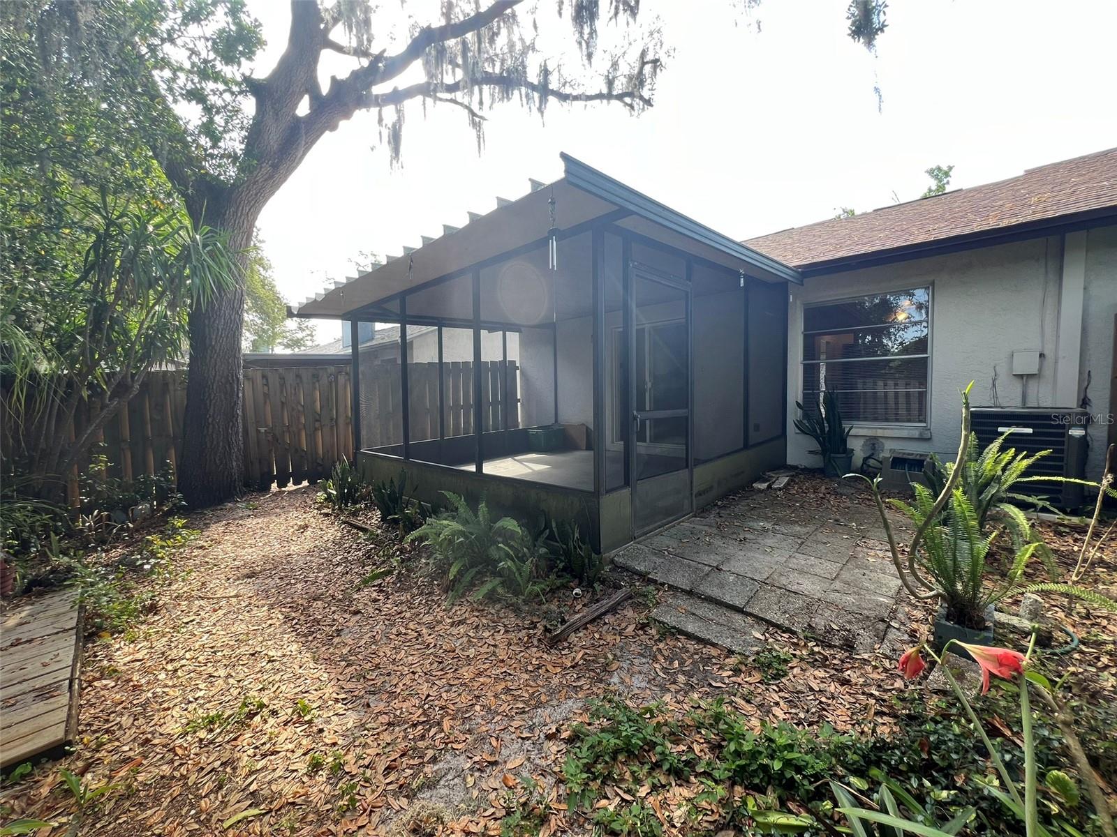 HUNTINGTON BY THE CAMPUS - Residential