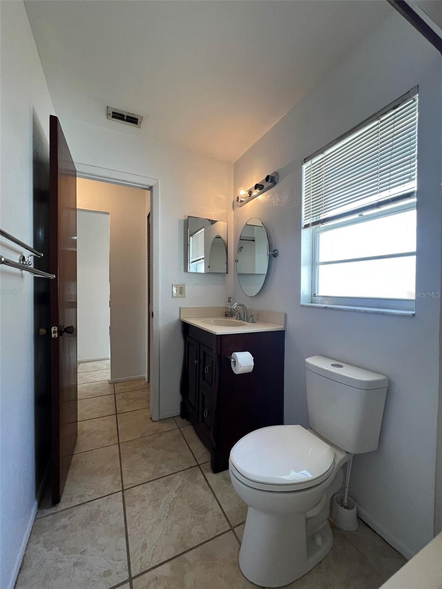 HUNTINGTON BY THE CAMPUS - Residential