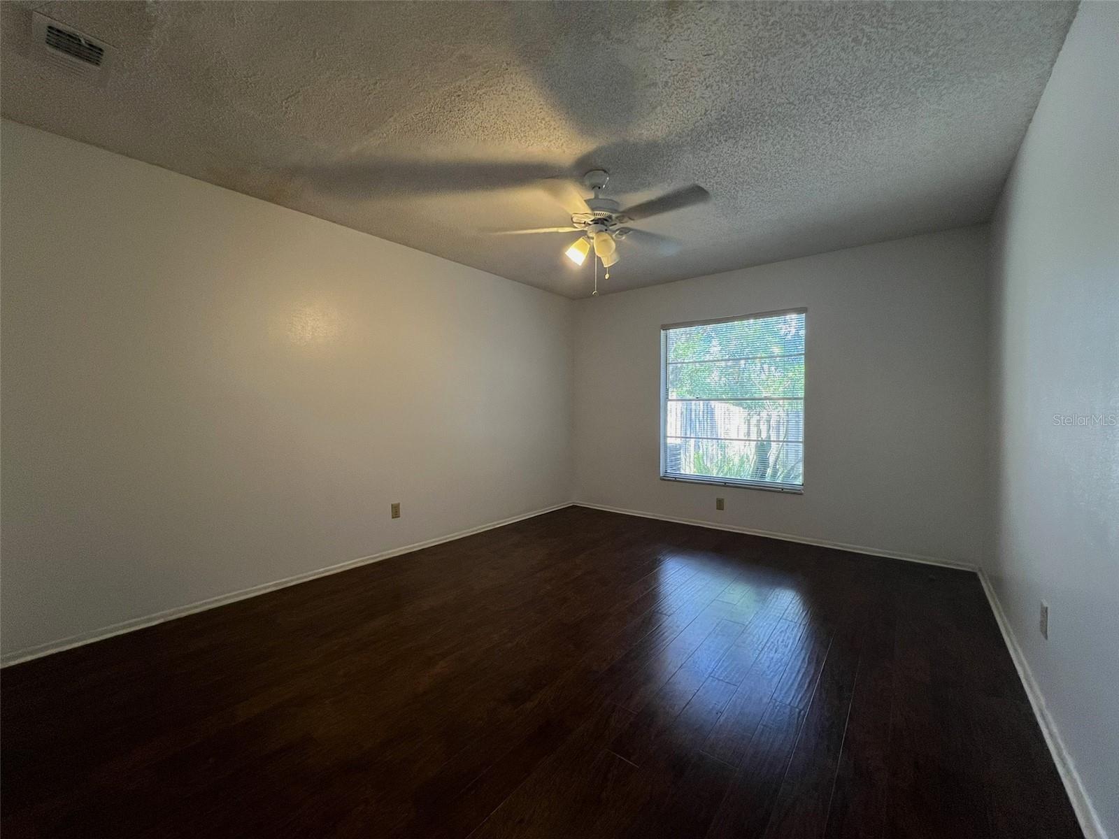 HUNTINGTON BY THE CAMPUS - Residential