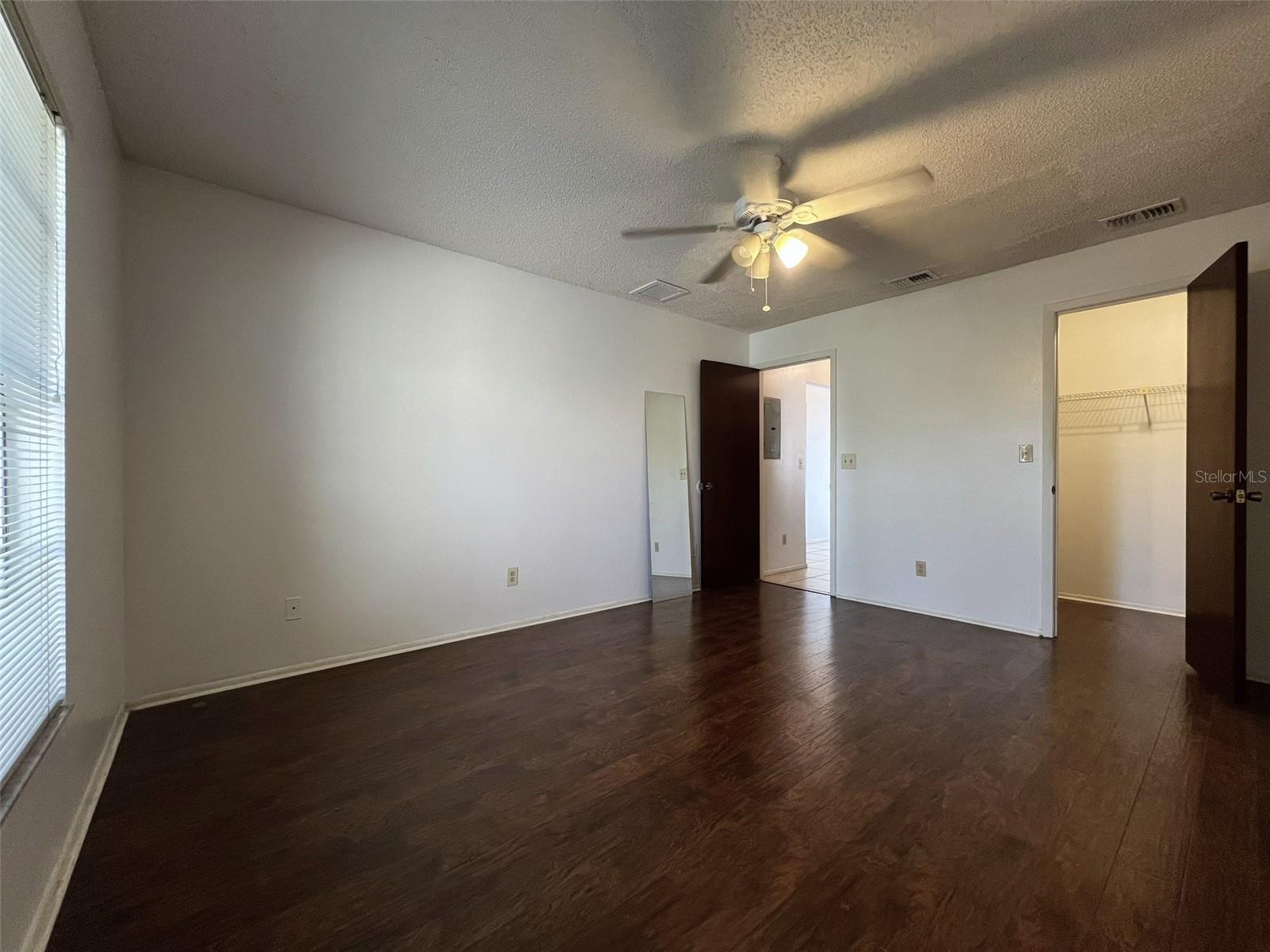 HUNTINGTON BY THE CAMPUS - Residential