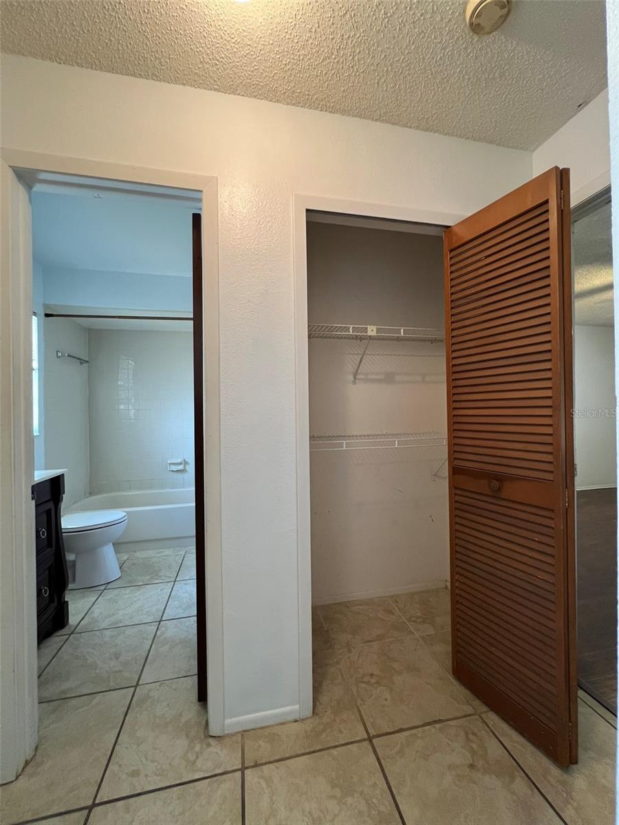 HUNTINGTON BY THE CAMPUS - Residential