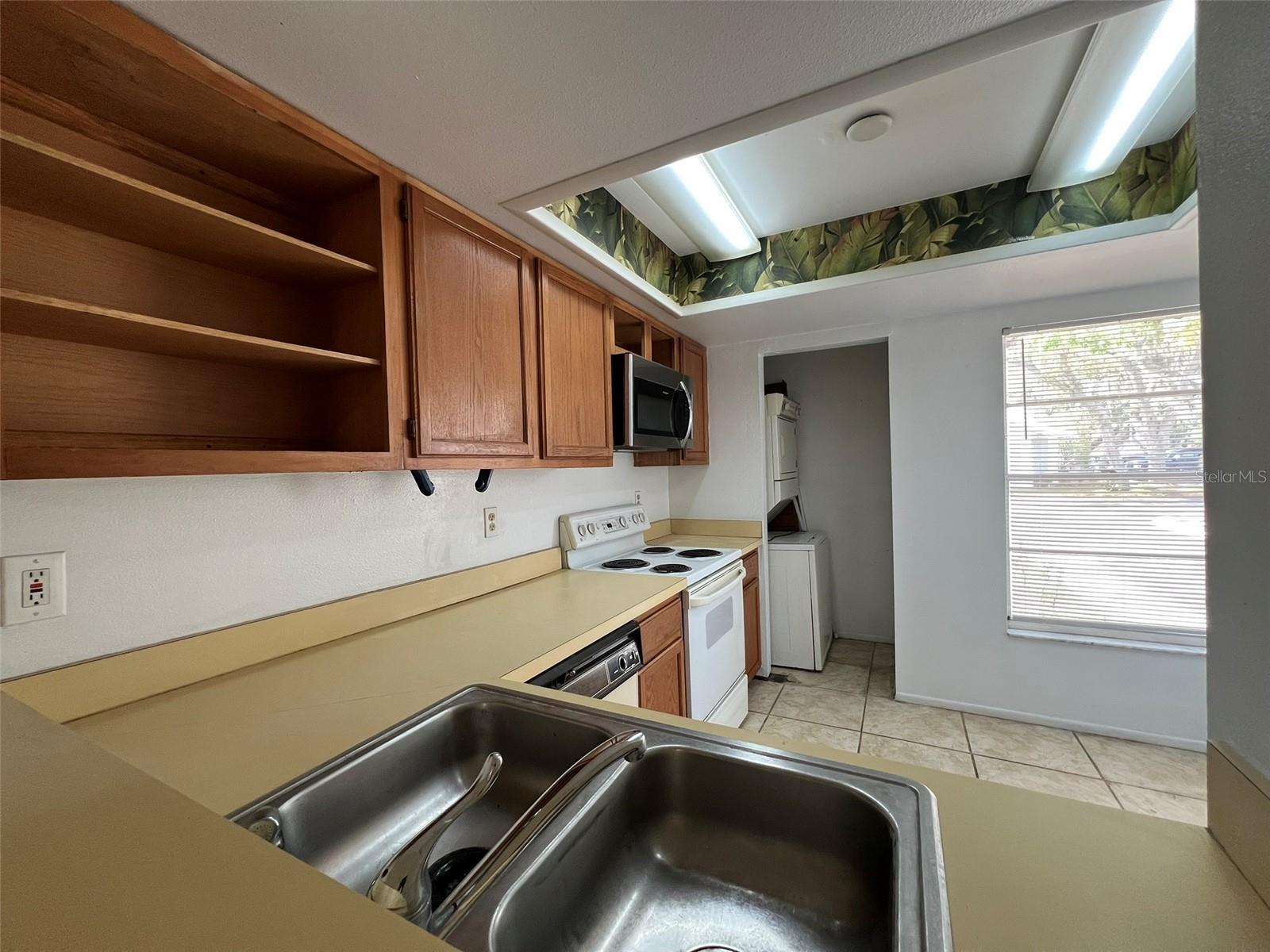 HUNTINGTON BY THE CAMPUS - Residential