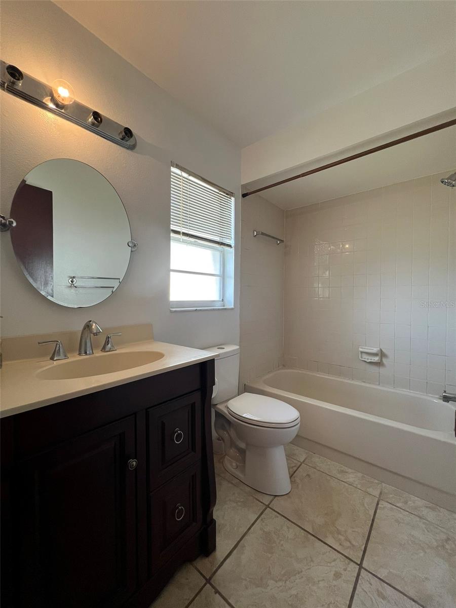 HUNTINGTON BY THE CAMPUS - Residential