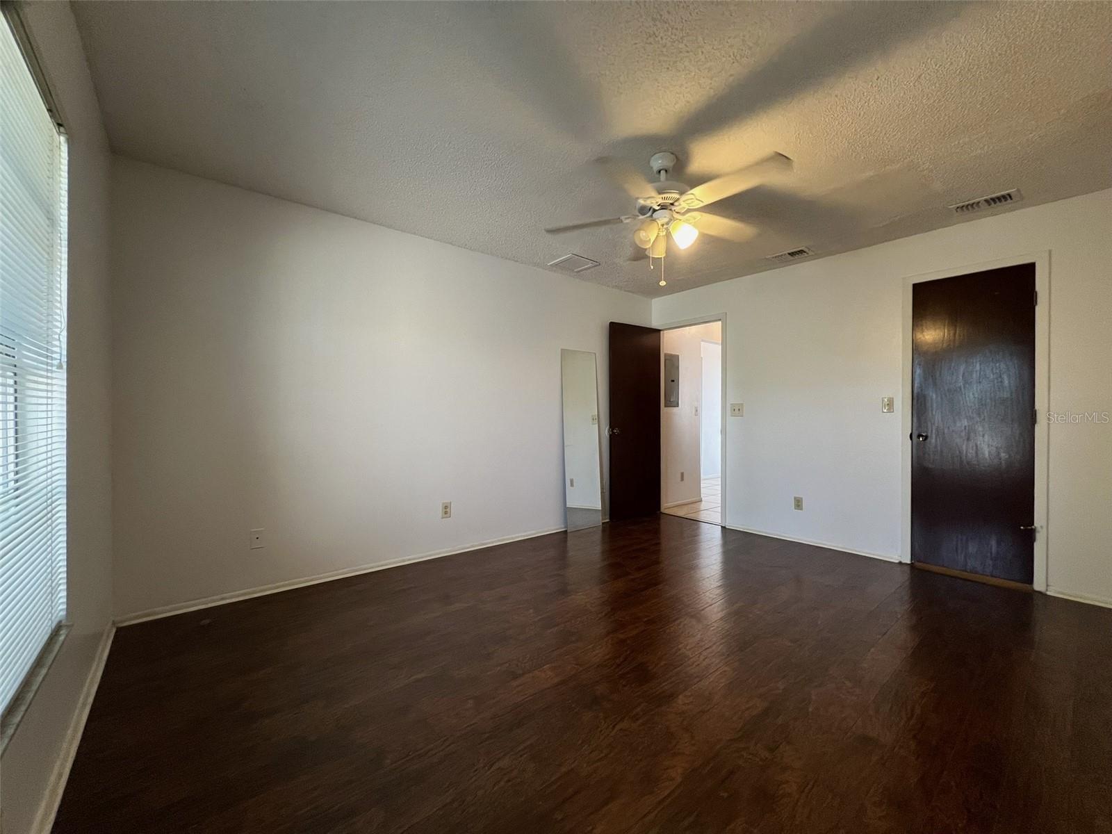 HUNTINGTON BY THE CAMPUS - Residential