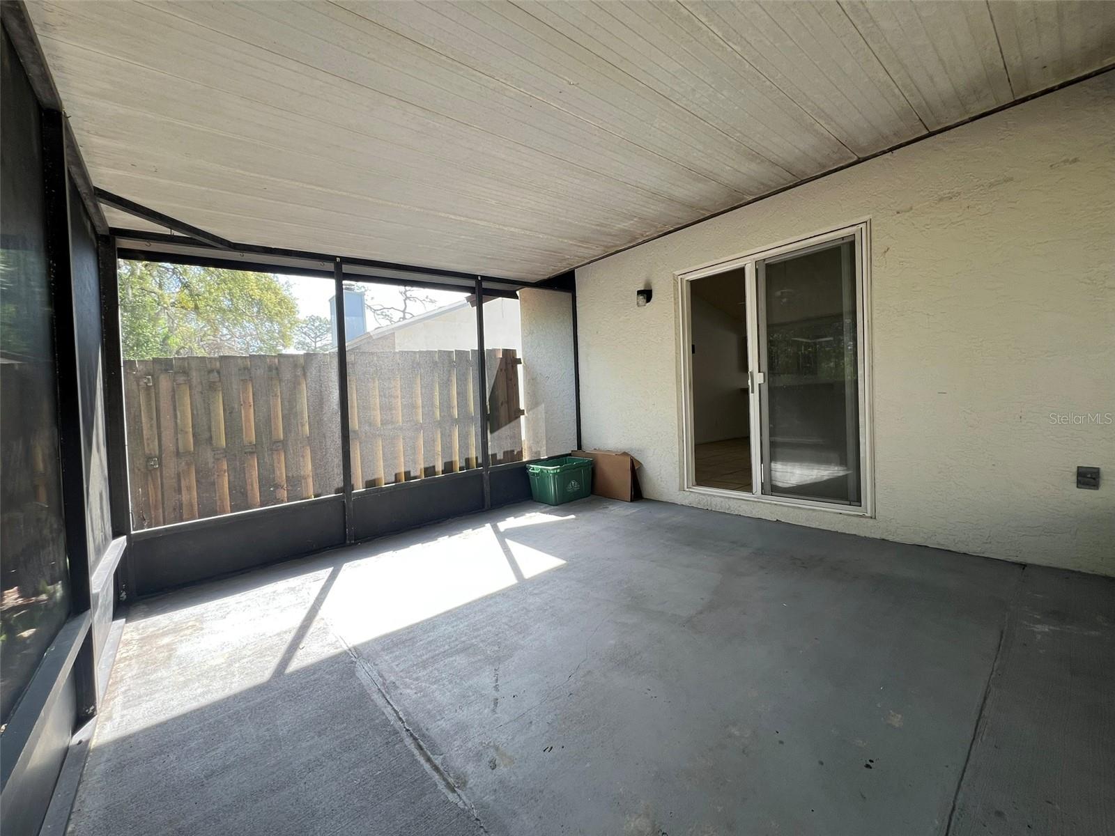 HUNTINGTON BY THE CAMPUS - Residential