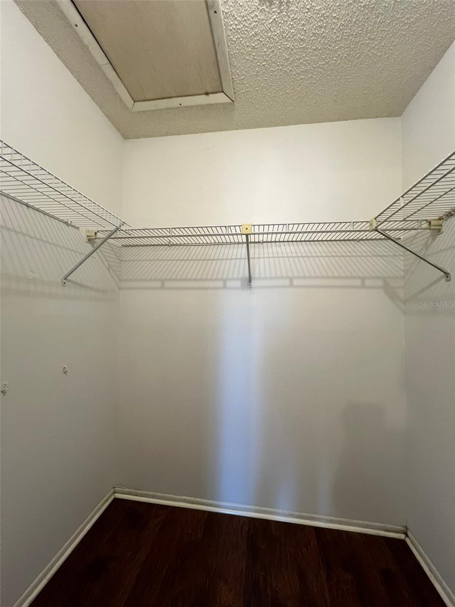 HUNTINGTON BY THE CAMPUS - Residential