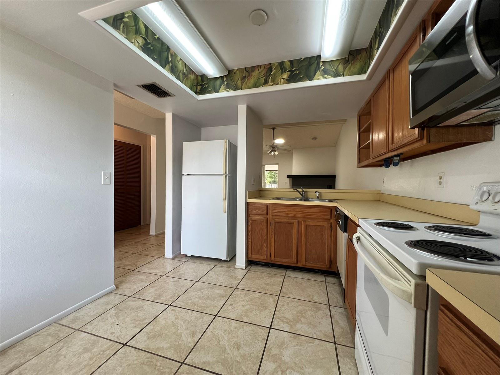 HUNTINGTON BY THE CAMPUS - Residential