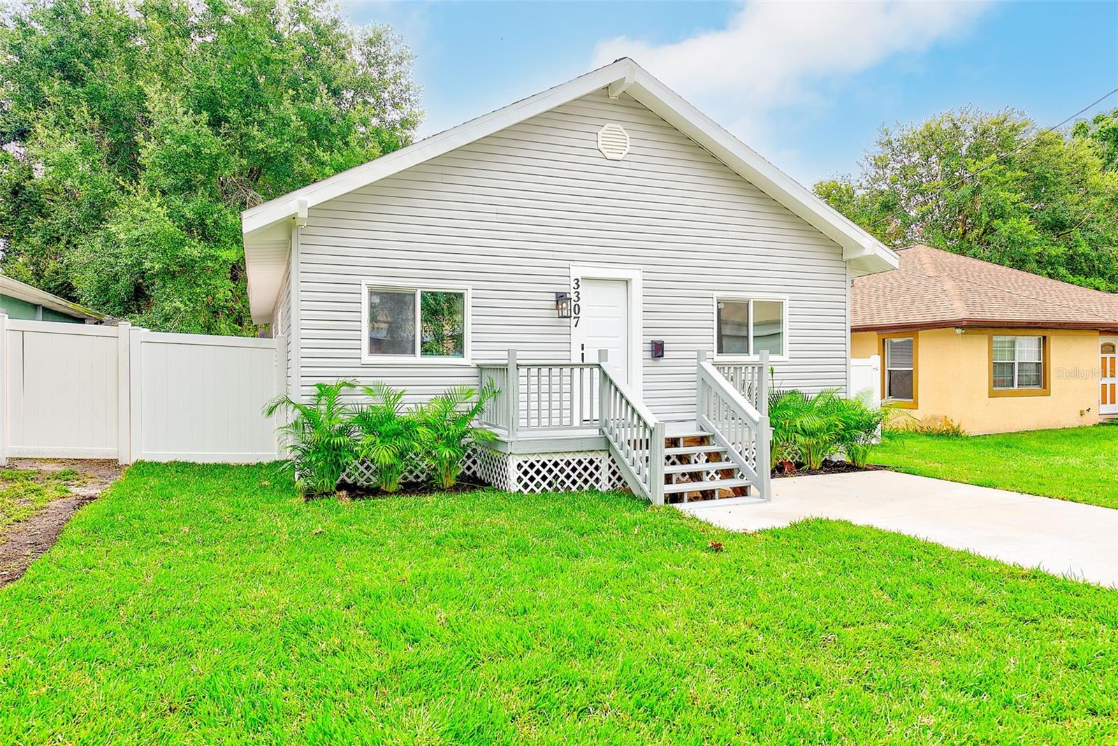 CENTRAL PARK BLKS 13 14 15 16 - Residential