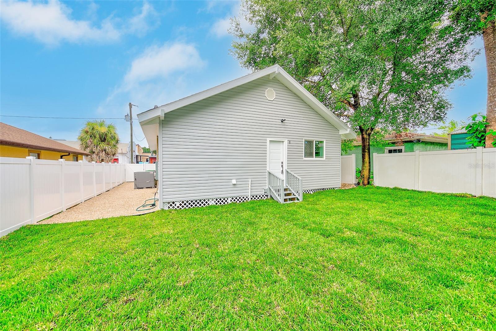 CENTRAL PARK BLKS 13 14 15 16 - Residential