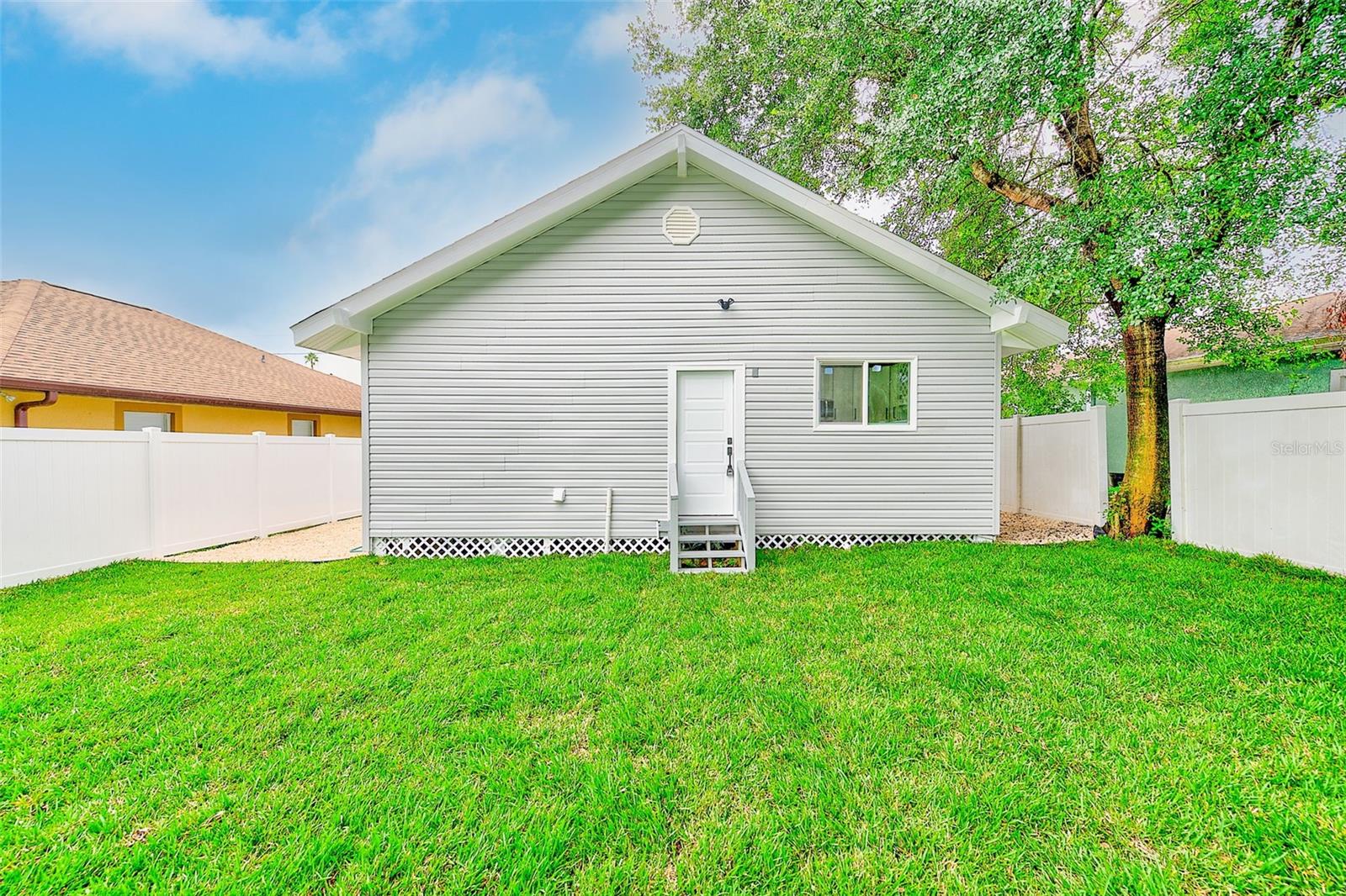 CENTRAL PARK BLKS 13 14 15 16 - Residential