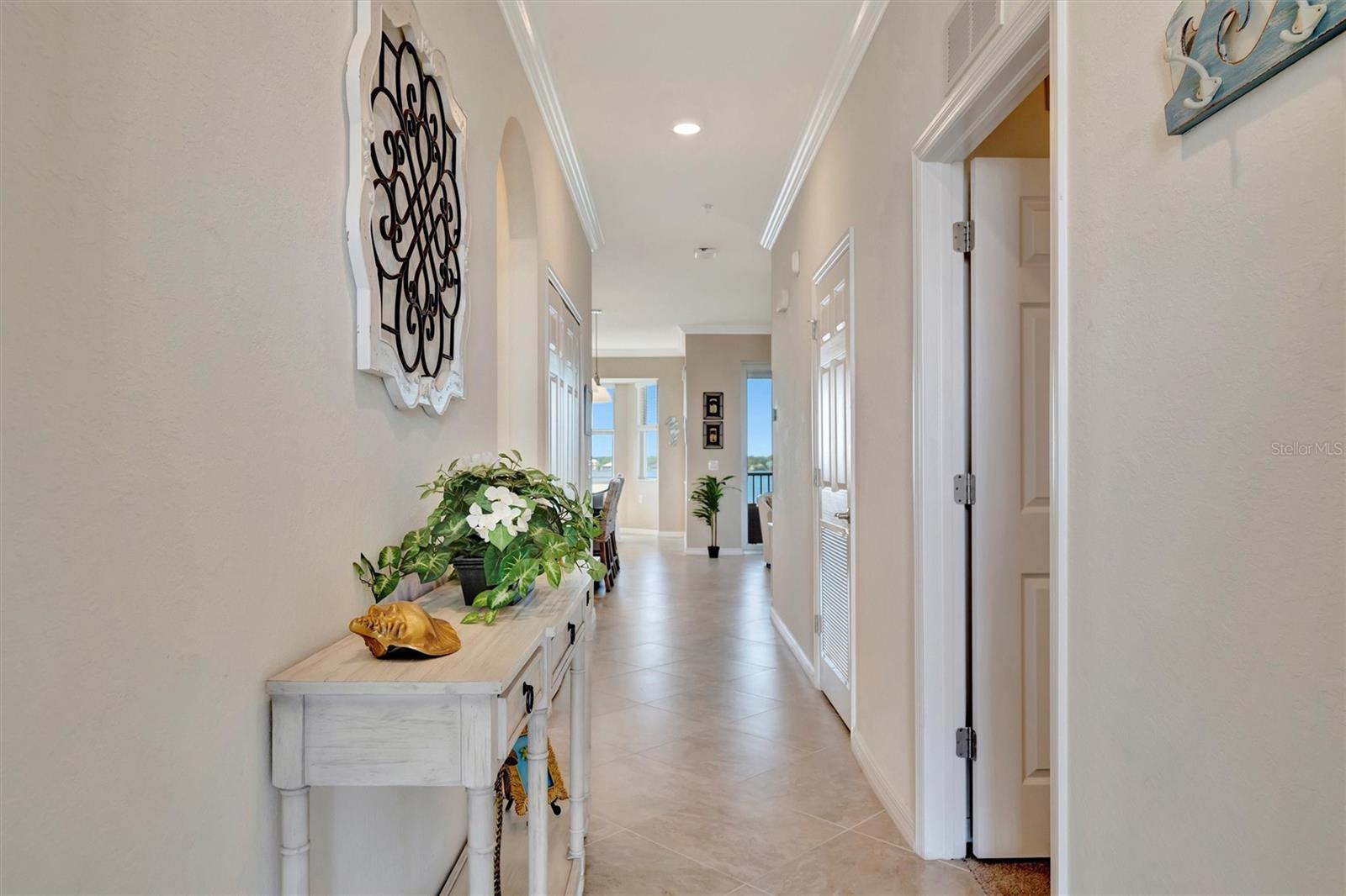 1020 TIDEWATER SHORES LOOP 405