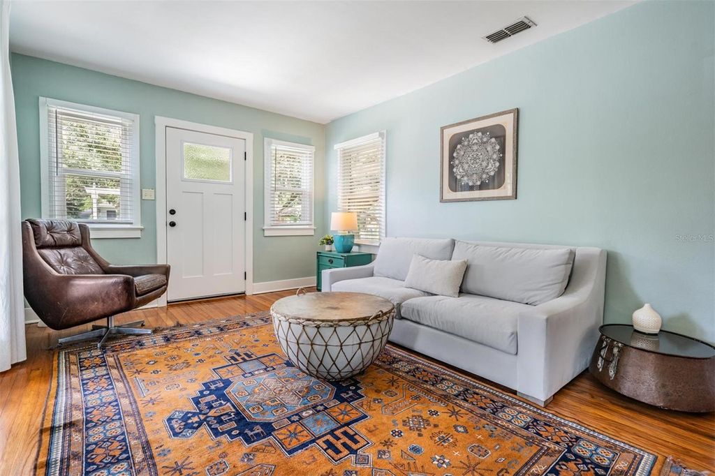 Photo of 1201 E Hanna Avenue, Tampa, FL 33604 (MLS # TB8417999)