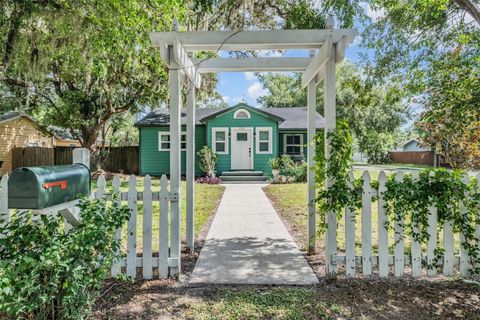 Photo of 1201 E Hanna Avenue, Tampa, FL 33604 (MLS # TB8417999)