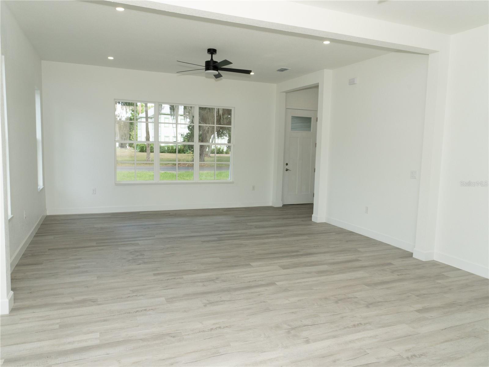 1115 HICKORY