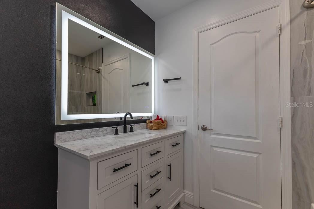 VENTURA CLUB - Residential Lease
