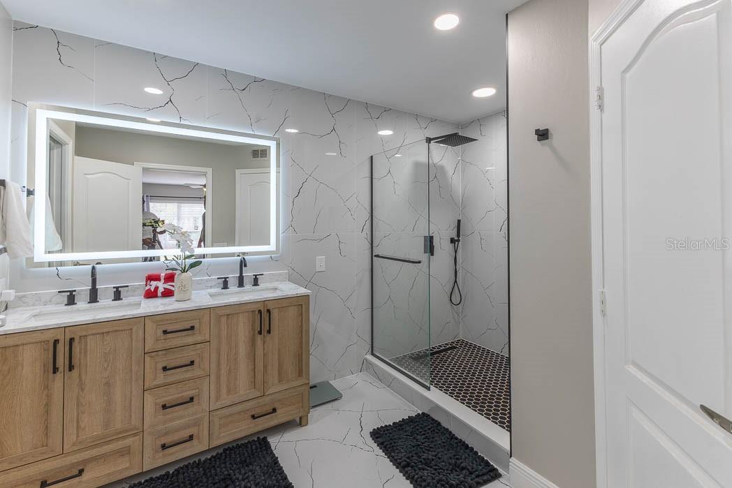 VENTURA CLUB - Residential Lease