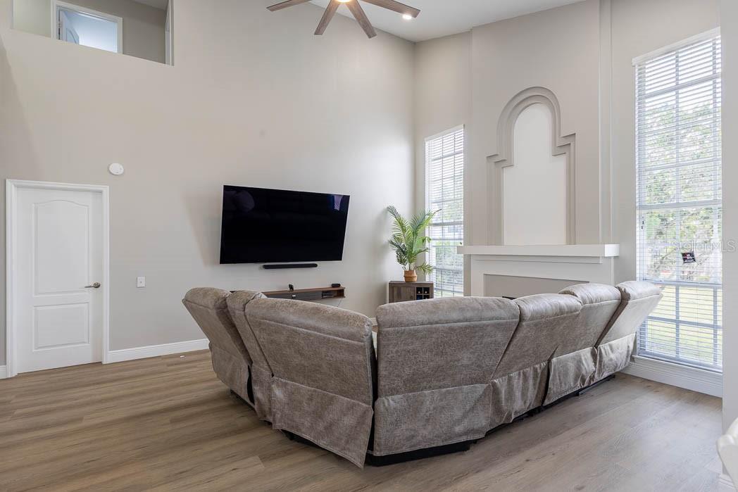 VENTURA CLUB - Residential Lease