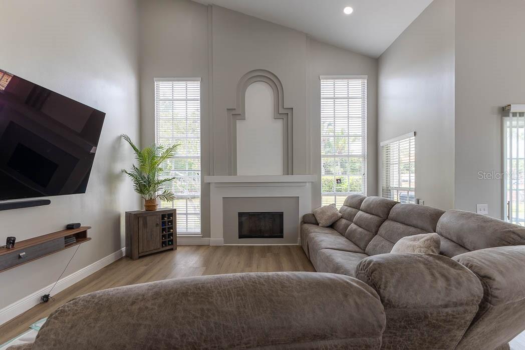 VENTURA CLUB - Residential Lease