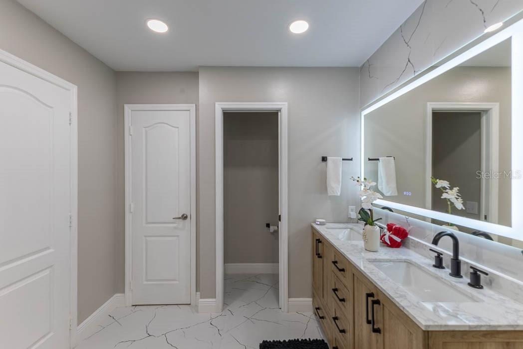 VENTURA CLUB - Residential Lease