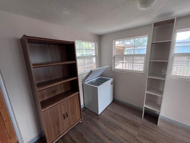 HOLLY PARK - Residential