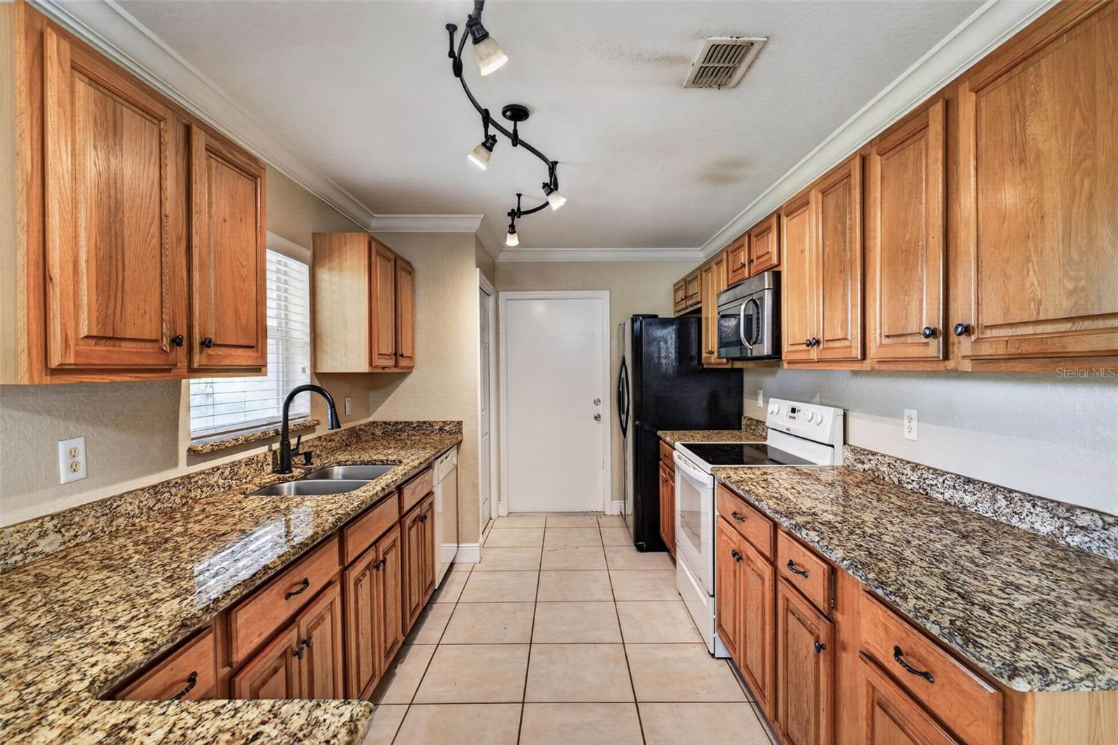 2820 LIVINGSTON ROAD