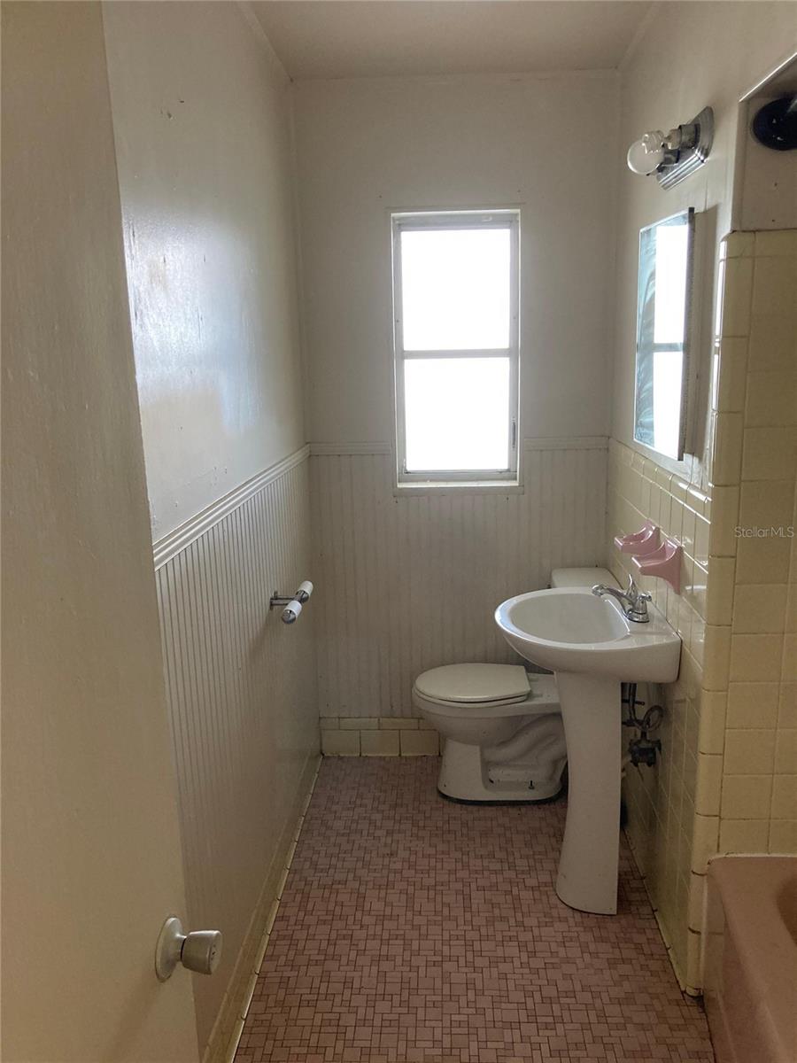 KINGS COURT ADD - Residential Lease