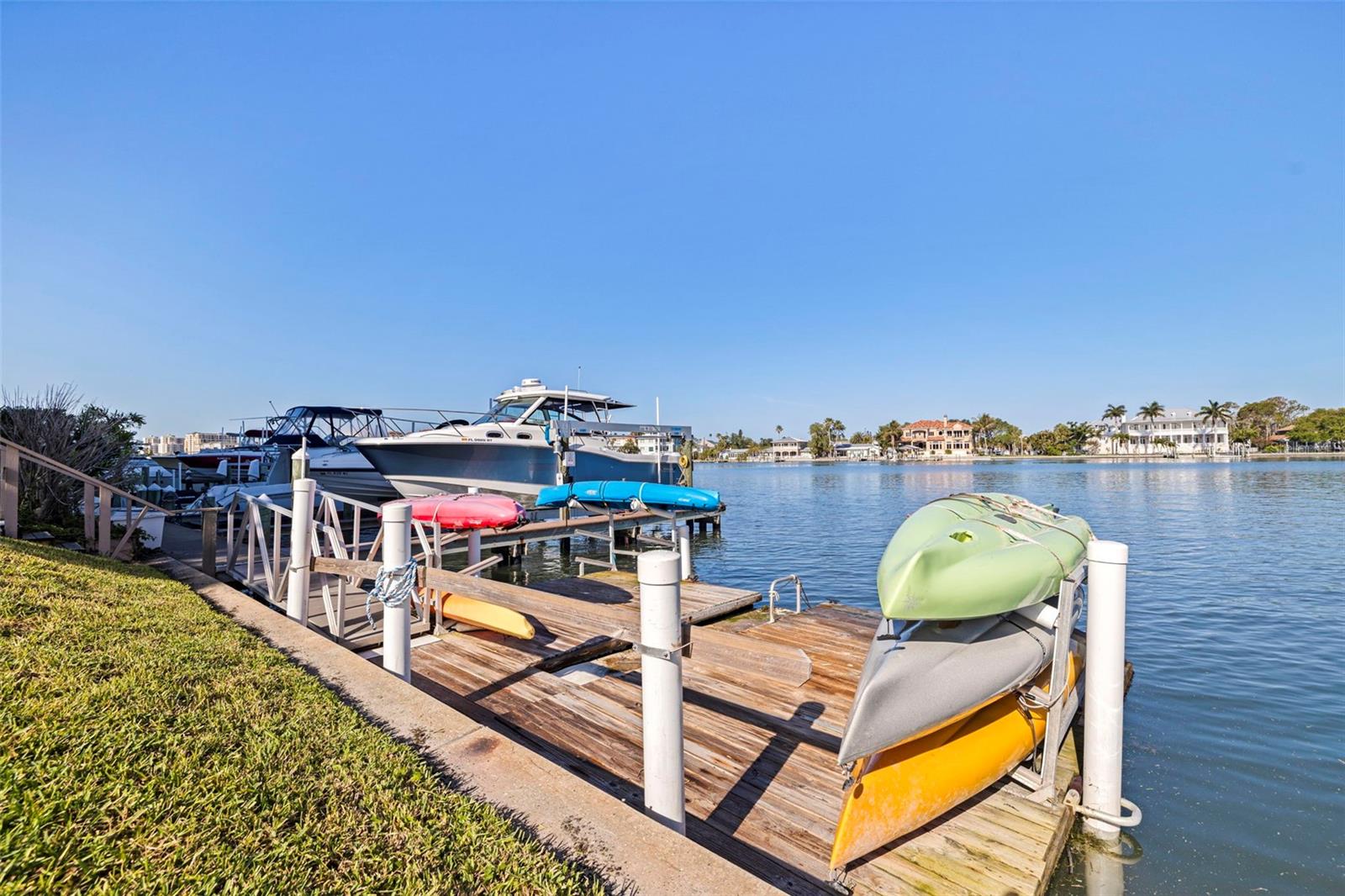 736 ISLAND WAY CONDO - Residential