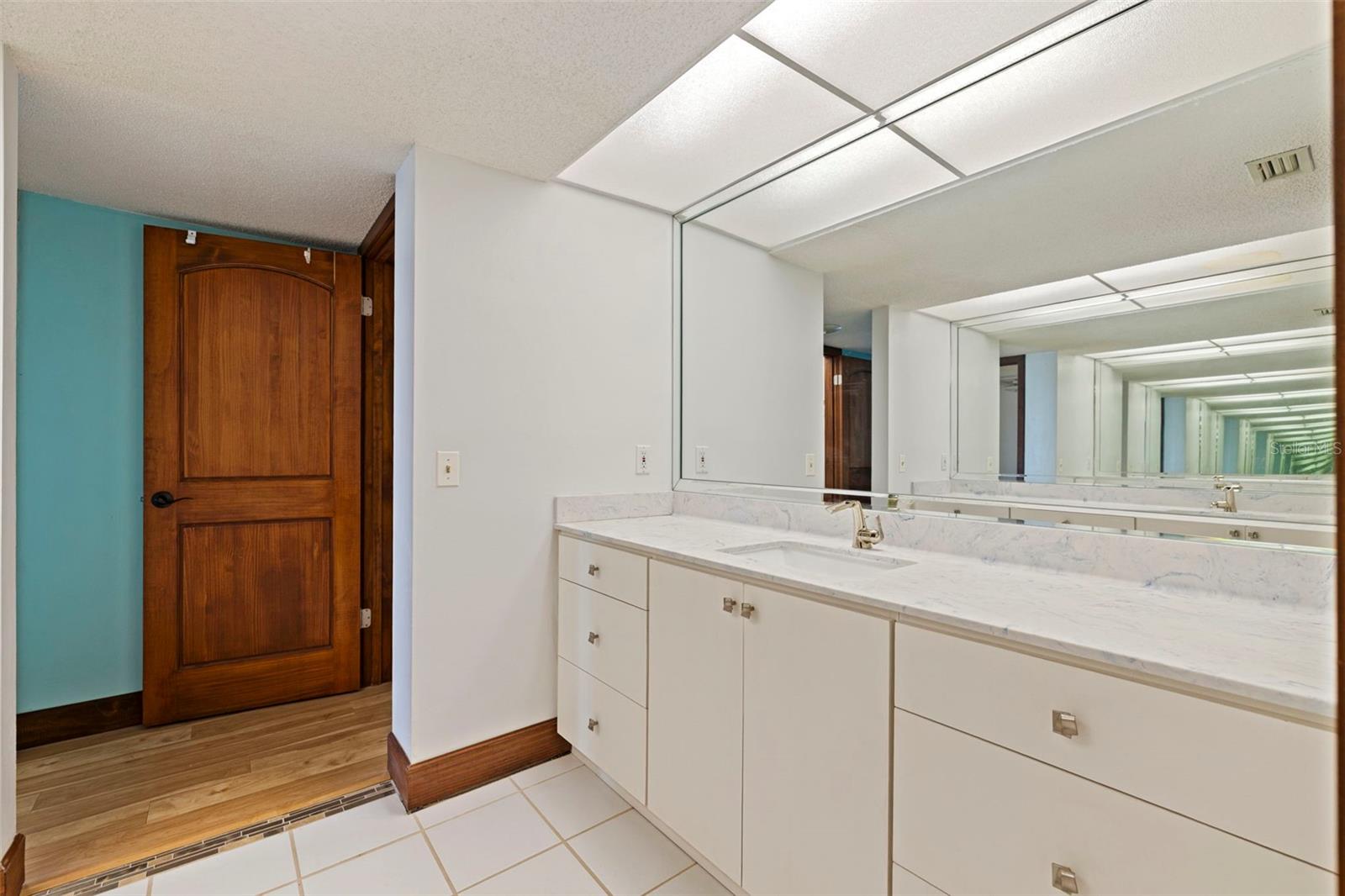 736 ISLAND WAY CONDO - Residential