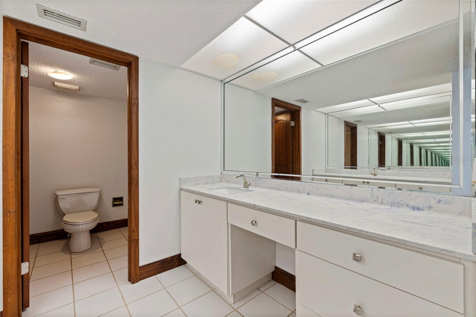 736 ISLAND WAY CONDO - Residential