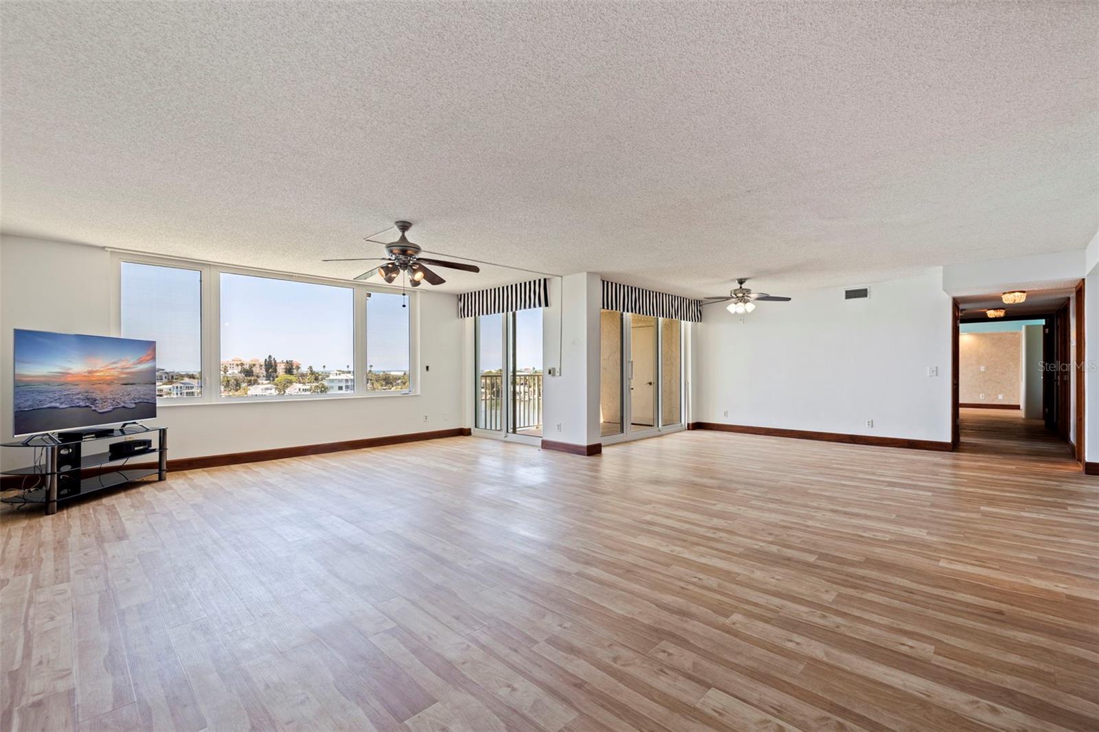 736 ISLAND WAY CONDO - Residential