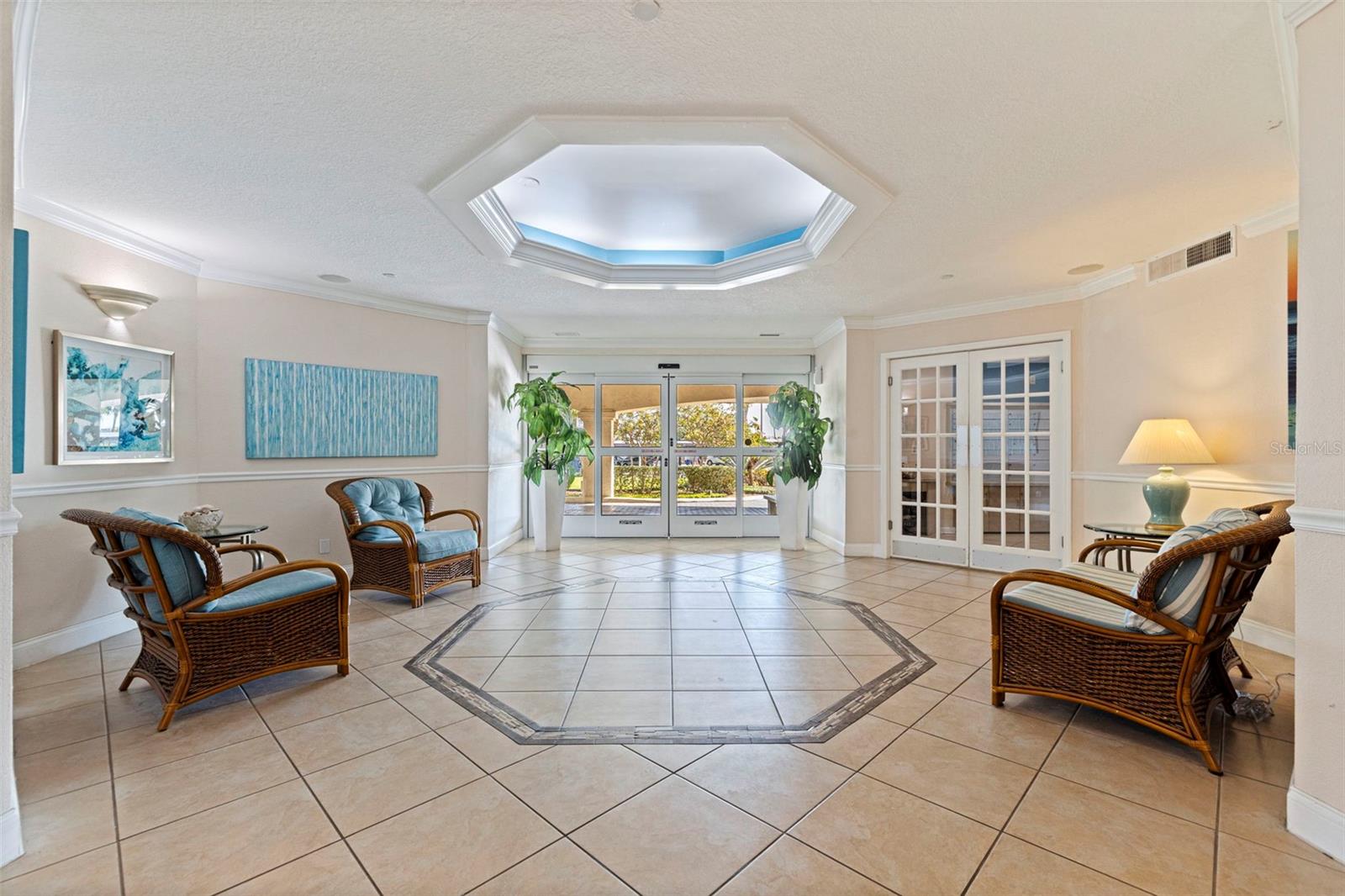 736 ISLAND WAY CONDO - Residential