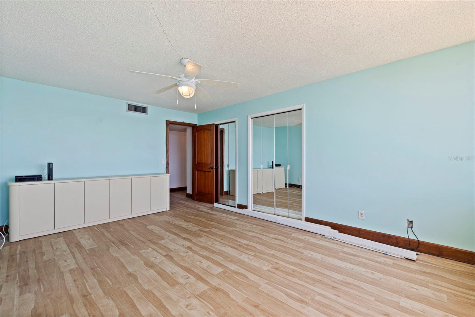 736 ISLAND WAY CONDO - Residential