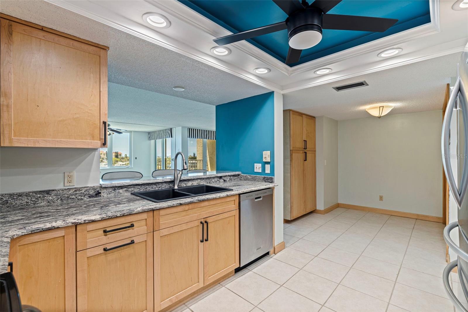 736 ISLAND WAY CONDO - Residential