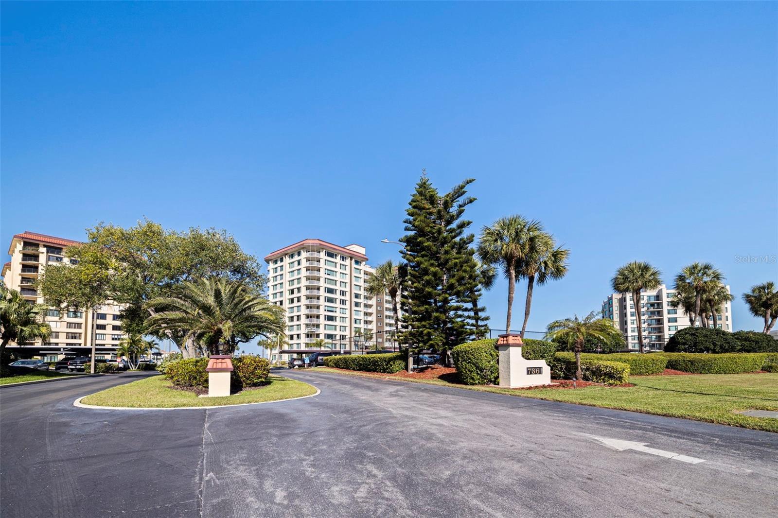 736 ISLAND WAY CONDO - Residential