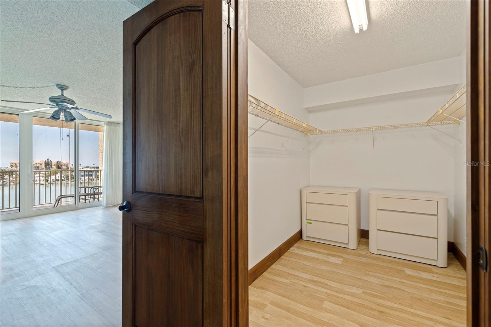 736 ISLAND WAY CONDO - Residential