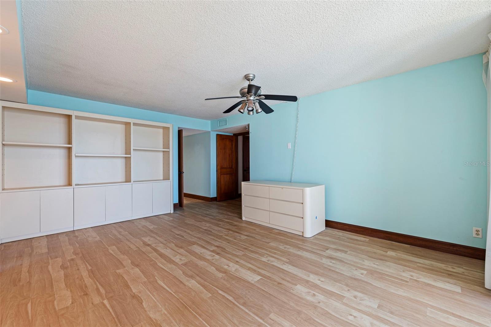 736 ISLAND WAY CONDO - Residential