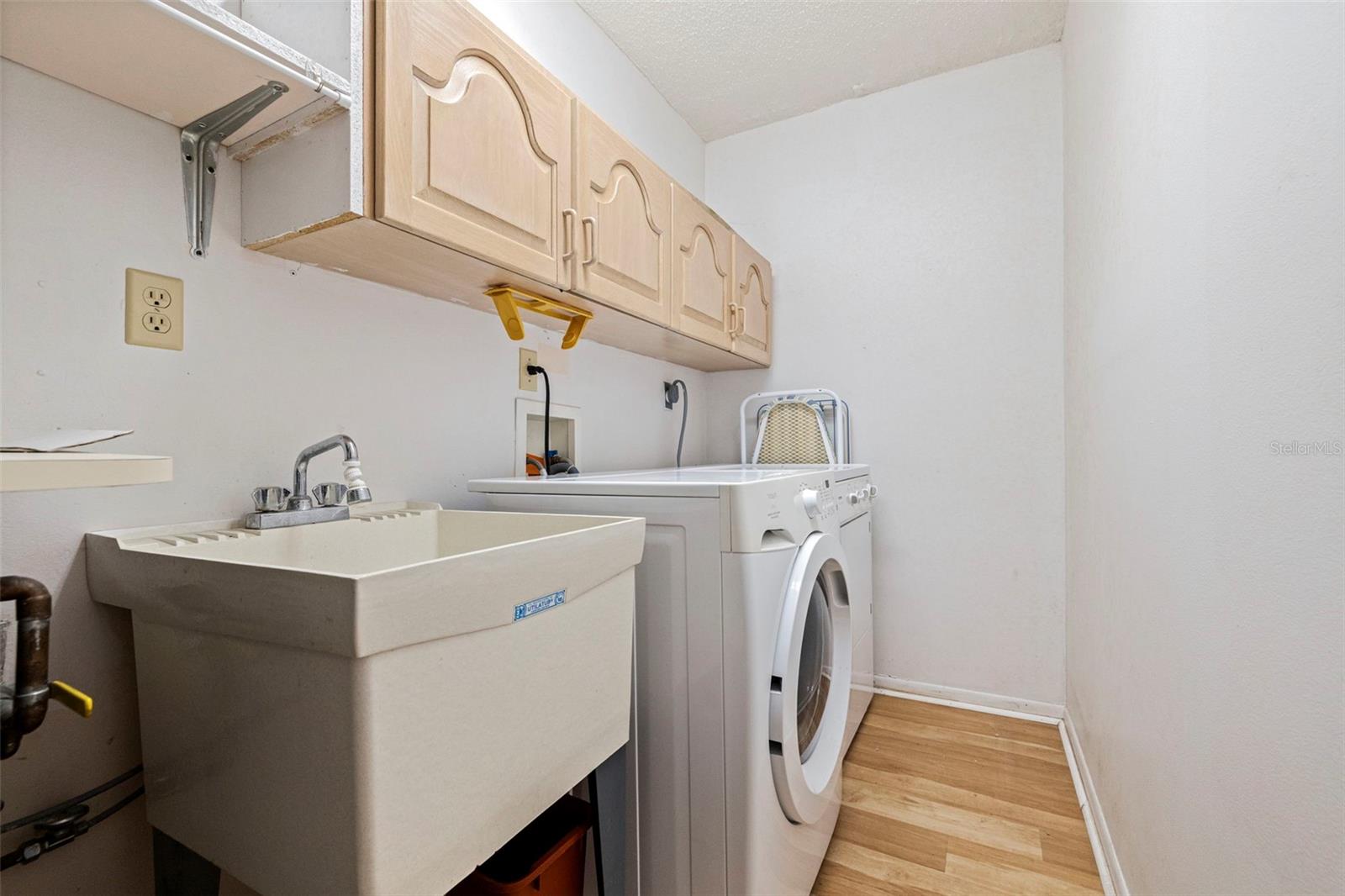 736 ISLAND WAY CONDO - Residential