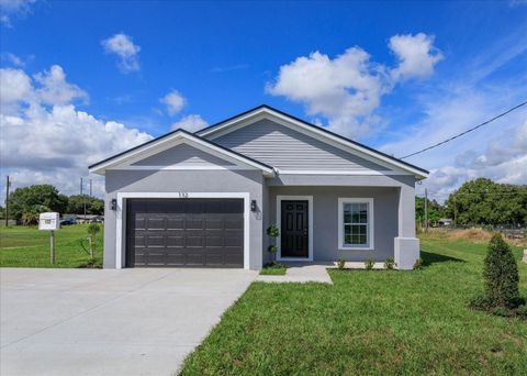 A home in LAKE WALES