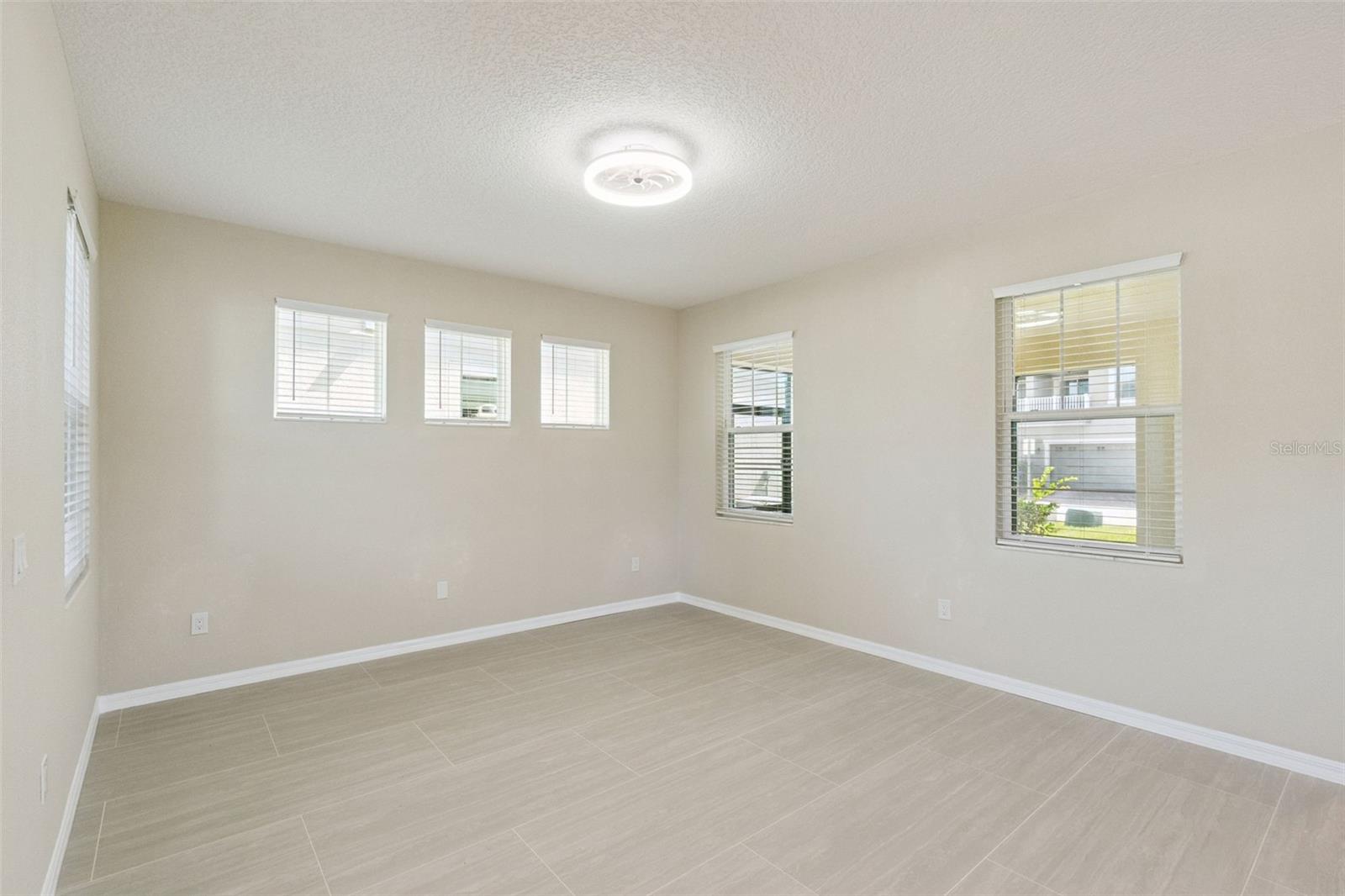 2611 PALISADE BOULEVARD