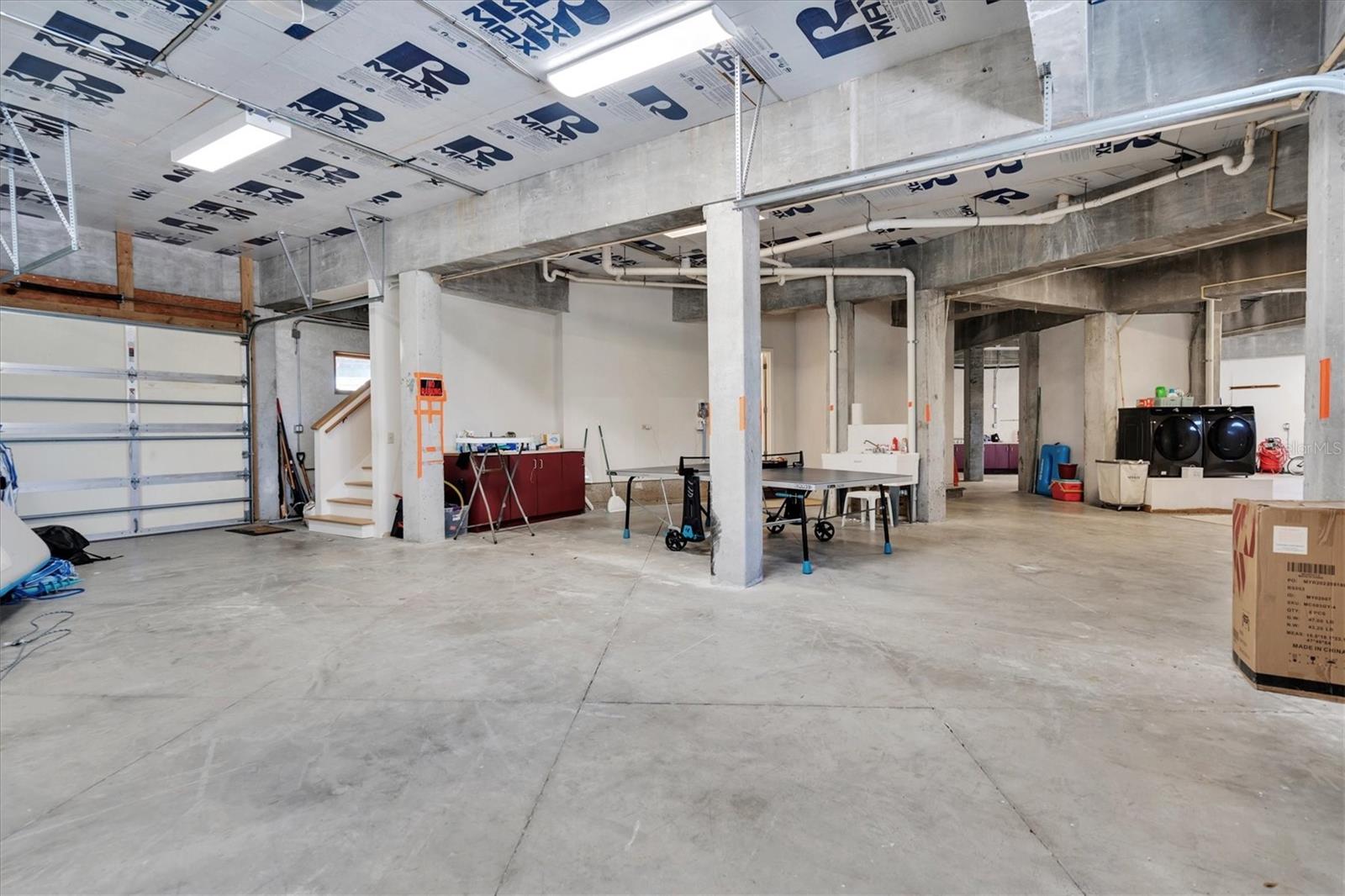 TROPICAL BREEZE ESTATES - Residential