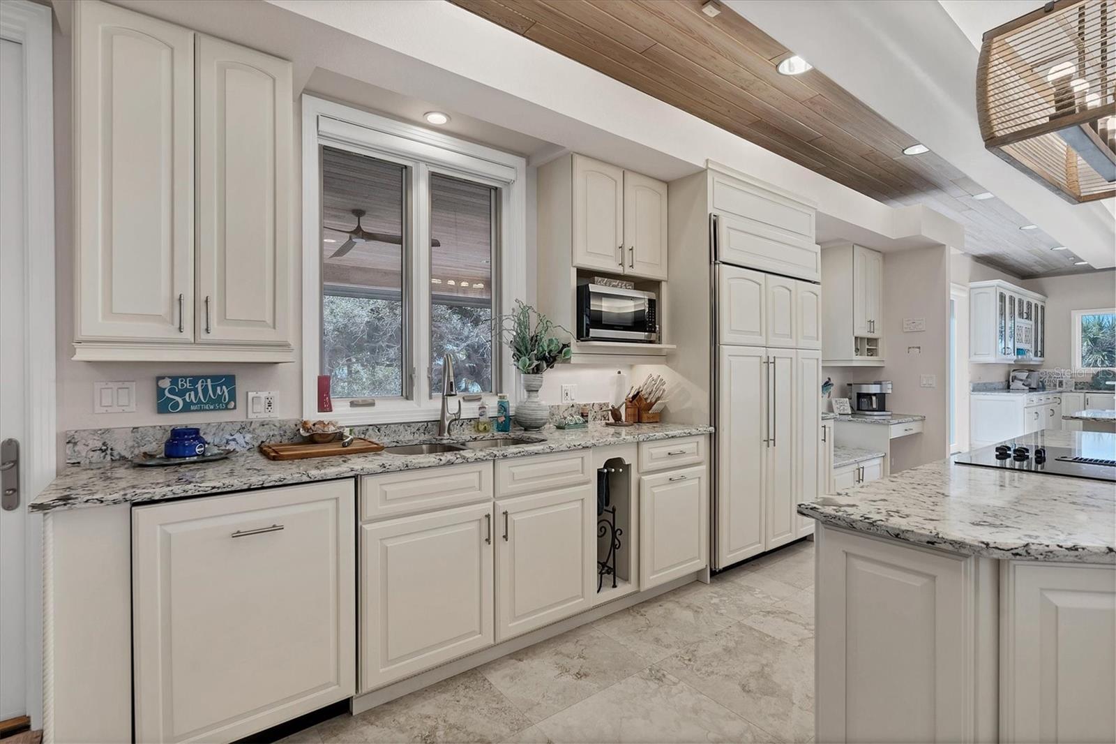 TROPICAL BREEZE ESTATES - Residential