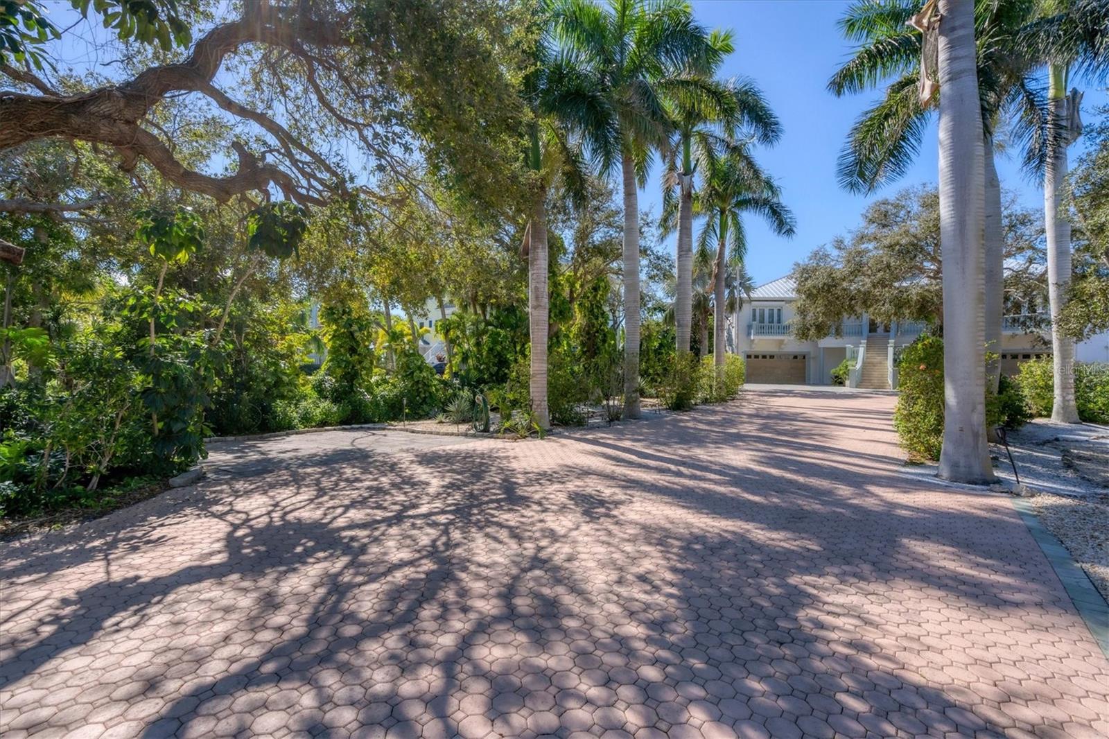 TROPICAL BREEZE ESTATES - Residential