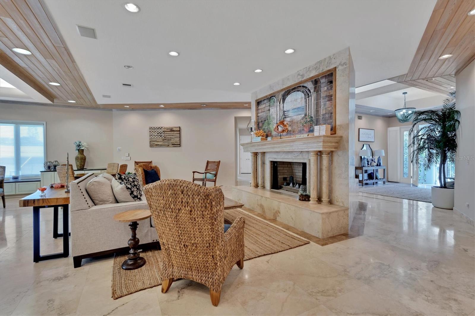 TROPICAL BREEZE ESTATES - Residential