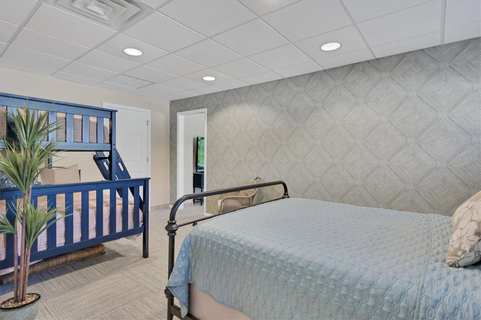 TROPICAL BREEZE ESTATES - Residential