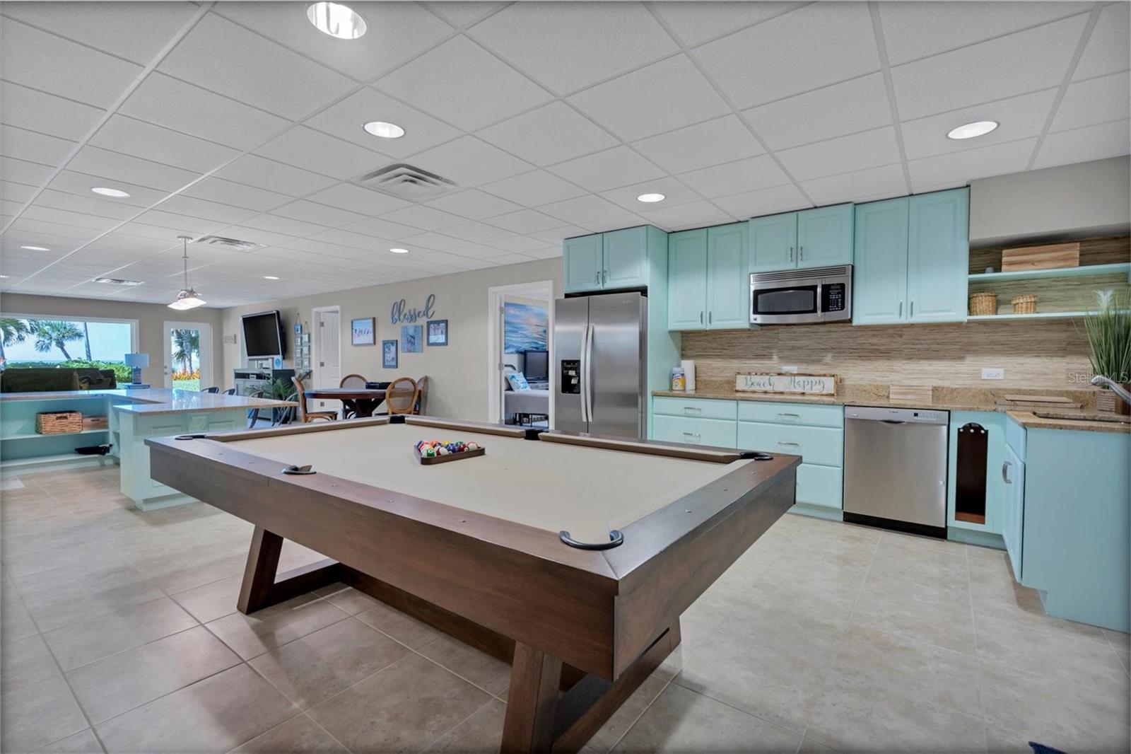 TROPICAL BREEZE ESTATES - Residential