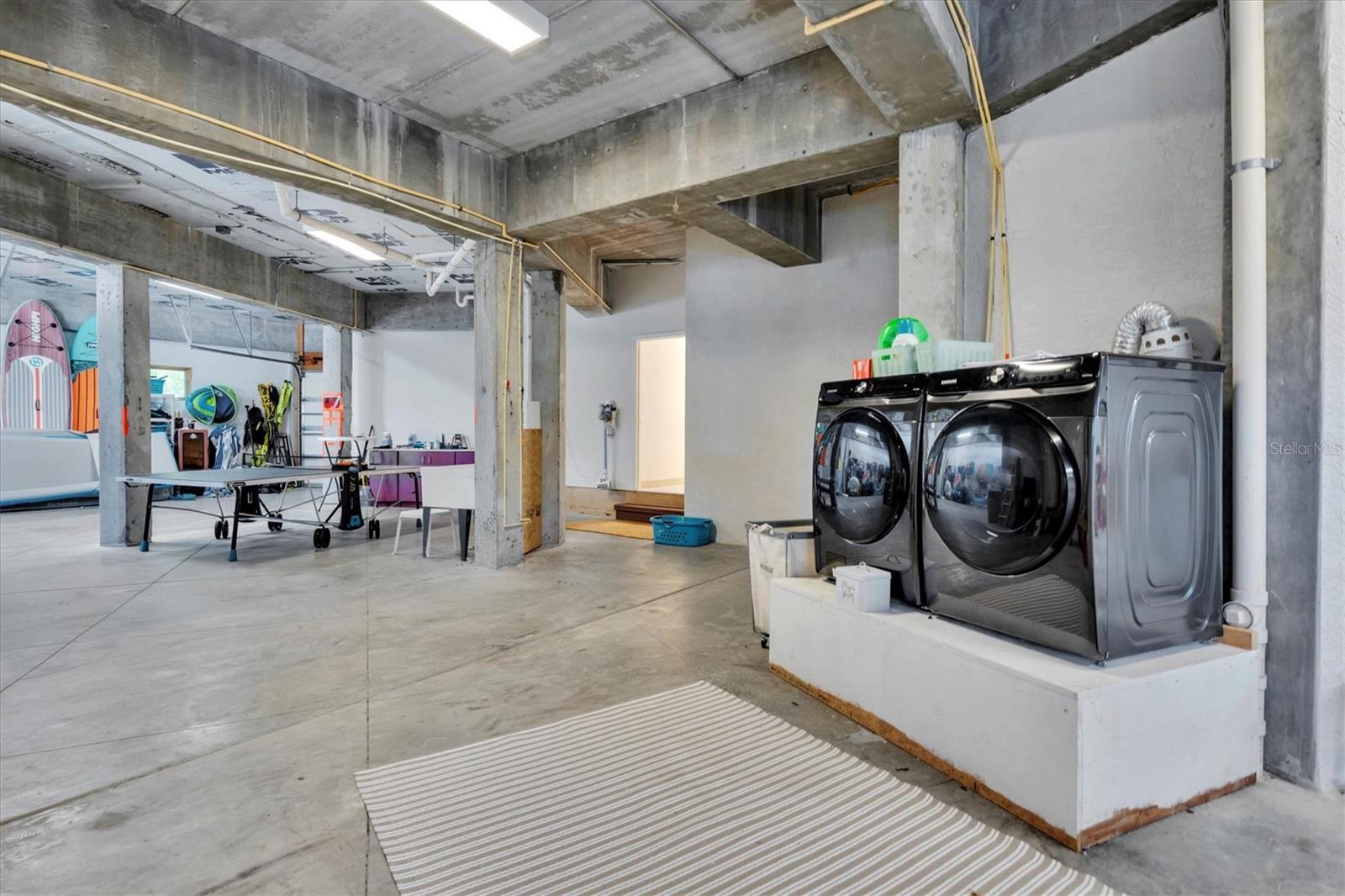 TROPICAL BREEZE ESTATES - Residential