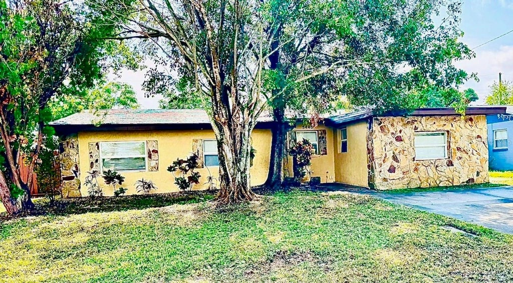 Photo of 5440 96th Avenue N, Pinellas Park, FL 33782 (MLS # TB8547215)