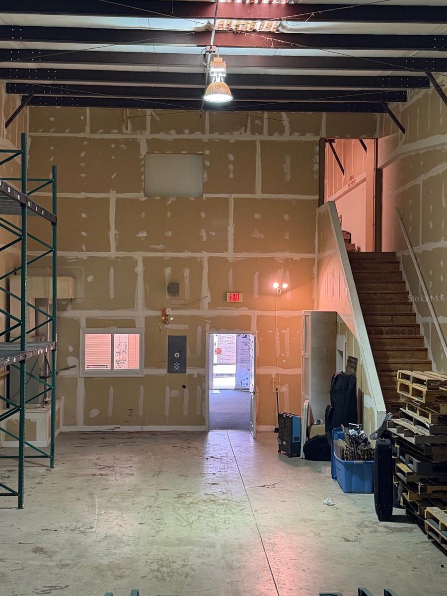 TAVARES LAKESIDE COMMERCE CENTER - Commercial Lease